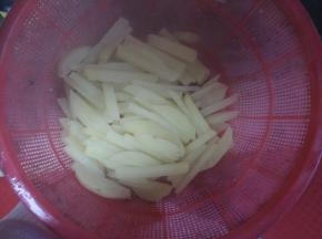 土豆取出淋干水