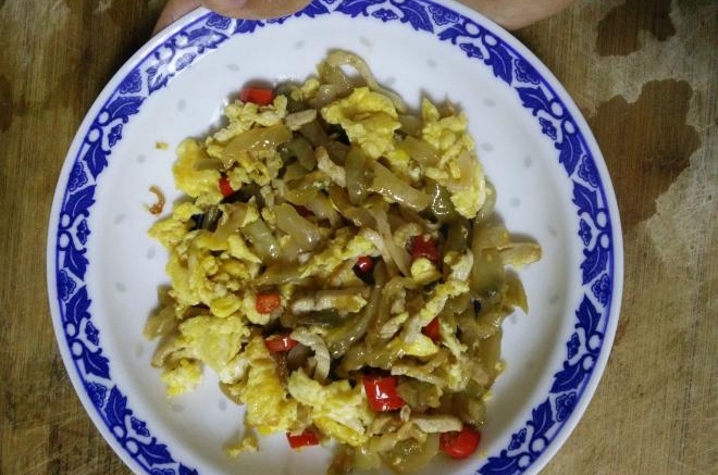 榨菜肉丝炒蛋