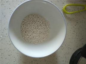 买回来的西米冲洗干净