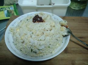 炒好后就可以装盘啦，可以稍微加些油泼辣子，吃起来更棒哦
 （//▽//）