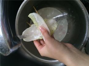 将娃娃菜洗净，切块或条，看个人喜好