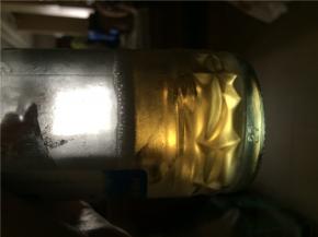 在锅中加入啤酒和酱牛肉汤和清水（啤酒事先醒一下，这样孩子也可以吃！）