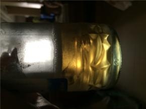 在锅中加入啤酒和酱牛肉汤和清水（啤酒事先醒一下，这样孩子也可以吃！）