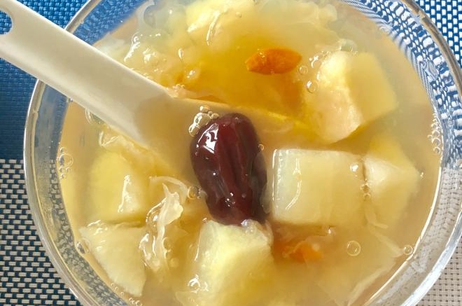 银耳雪梨羹