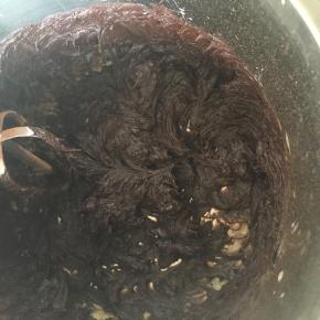 黄油打法好后，加入可可粉搅拌均匀