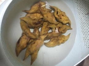 准备菱角，洗干净