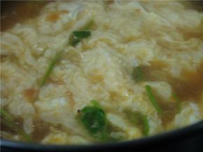 在汤里飞鸡蛋，如香菜（爱喝汤的只喝汤，也可以加入挂面）