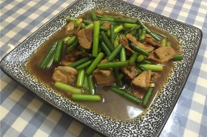 蒜苔肉片