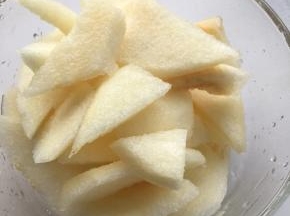 梨子削皮切片
