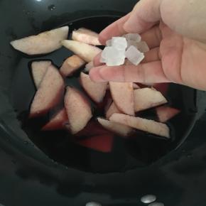 .根据个人口味加入冰糖，