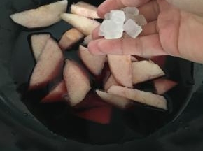 .根据个人口味加入冰糖，