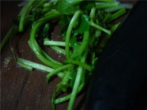 香菜切段