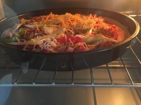 放入烤箱中层，上下火各200度叮15分钟