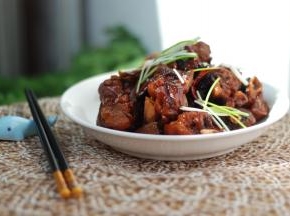 最后要觉得水多的话可以再炒锅上大火收一下汁，成啦