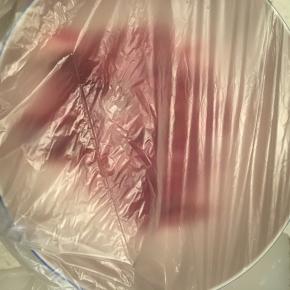 前期准备牛肉，用热水冲去血水，洗净后加入小苏打和盐冰箱冷藏腌制一晚，