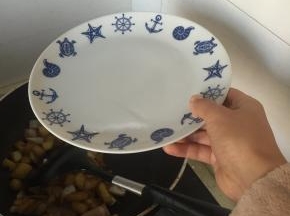 加入少量水，微煮至水滚