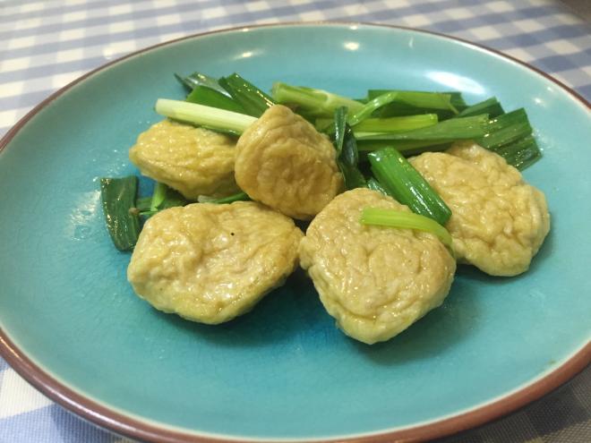 炸鱼丸炒蒜苗