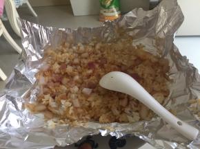 拿出，揭开锡纸，拌匀即可食用