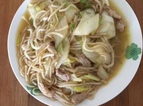 翻炒2分钟加水闷3分钟放盐出锅