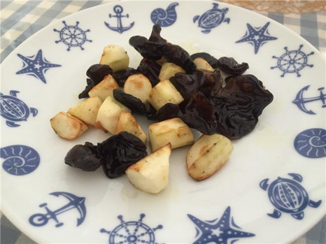 黑木耳炒铁棍山药