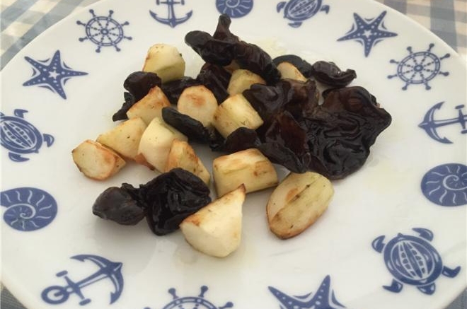 黑木耳炒铁棍山药