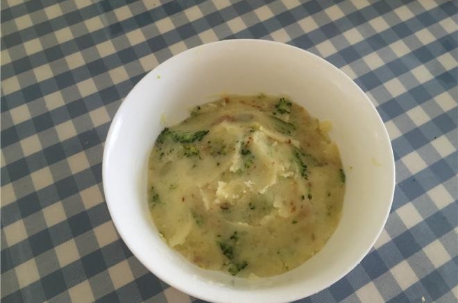 西兰花炒土豆泥