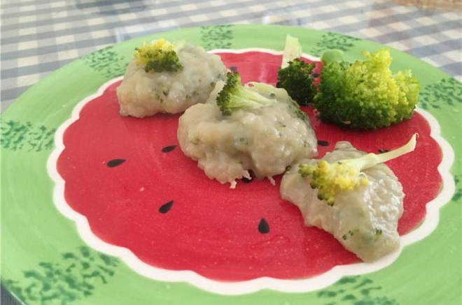 西兰花蒸土豆饼