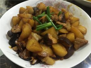 炒匀，大火收汁即可出锅