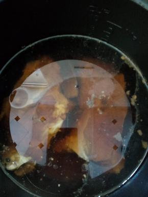 加酱油 水 炖牛肉 炖好切块