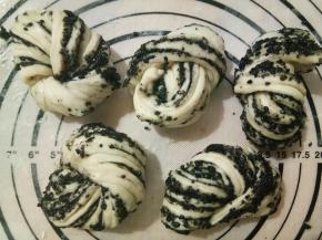 水开后，放进去二次发酵30分钟，再大火蒸15分钟即可