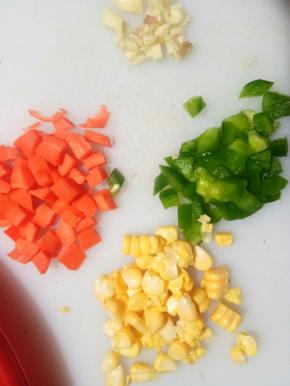 所有材料切丁！