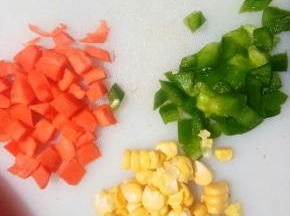 所有材料切丁！