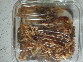 放入适量盐，酱油，醋调味。
完成。