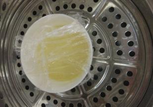 冷水上锅，蒸十到十五分钟