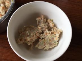 成品如图，因为没有用肠衣包裹，所以只形成一定的形状，但胜在味道不错。