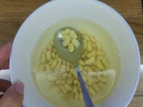 关火，盖盖子，焖五分钟，即可