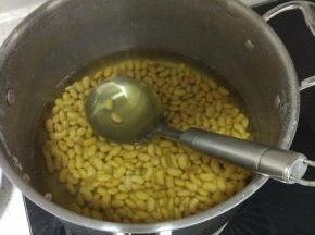 煮三十分钟，焖十分钟，也可以尝尝，保证煮到软烂即可