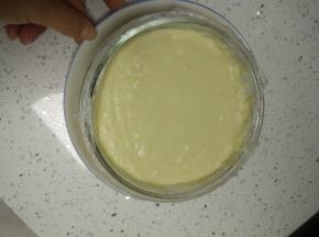 冷水上锅，蒸十五到二十分钟，根据厚度不同成型即可