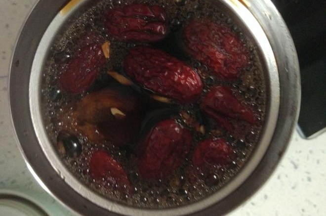 吃饱饱减肥餐9、姜、糖红枣汤