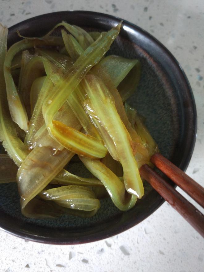 吃饱饱减肥餐18、凉拌芹菜片