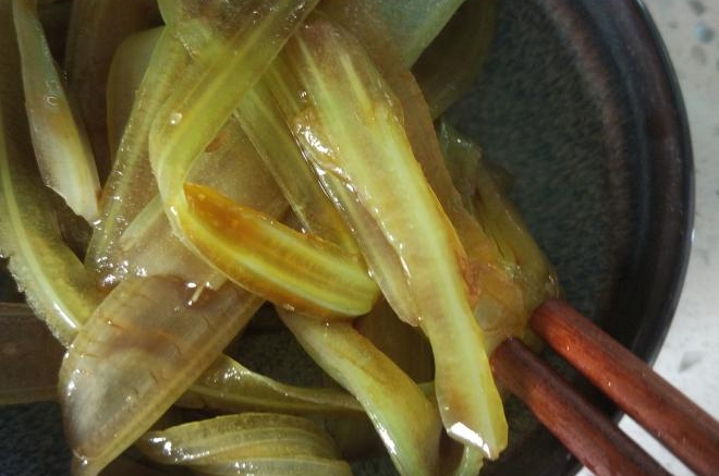 吃饱饱减肥餐18、凉拌芹菜片