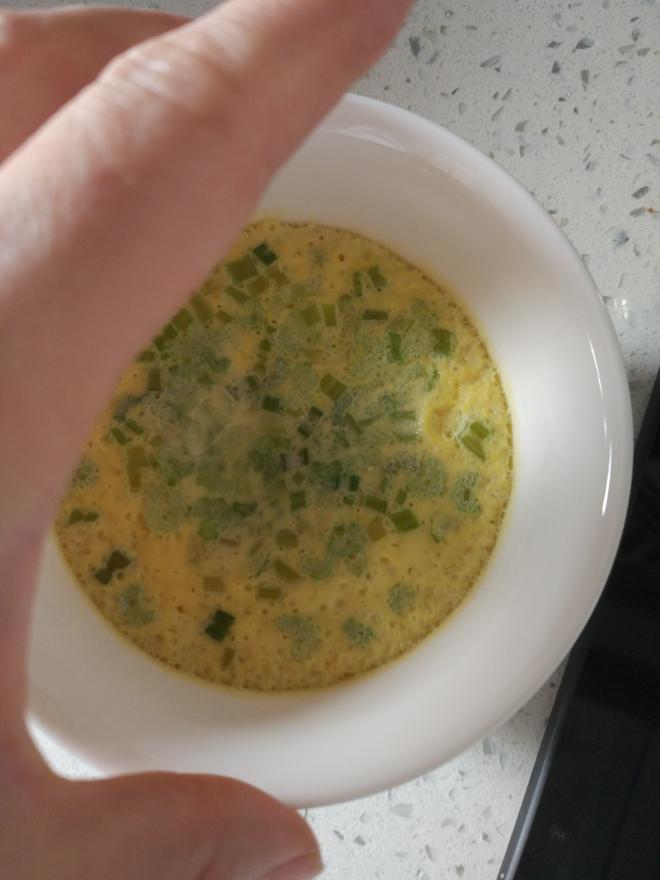 吃饱饱减肥餐26、芹菜末鸡蛋羹