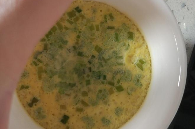 吃饱饱减肥餐26、芹菜末鸡蛋羹