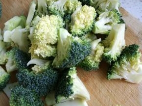 西兰花洗净切小块