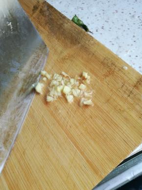 老姜切片后切小顶