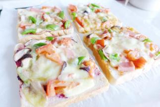 放入微波炉或者烤箱中火烤5分钟左右即可（时间以自家微波炉烤箱使用情况为准）。