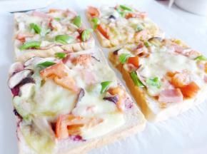 放入微波炉或者烤箱中火烤5分钟左右即可（时间以自家微波炉烤箱使用情况为准）。