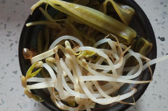 吃饱饱减肥餐32、豆芽拌芹菜片