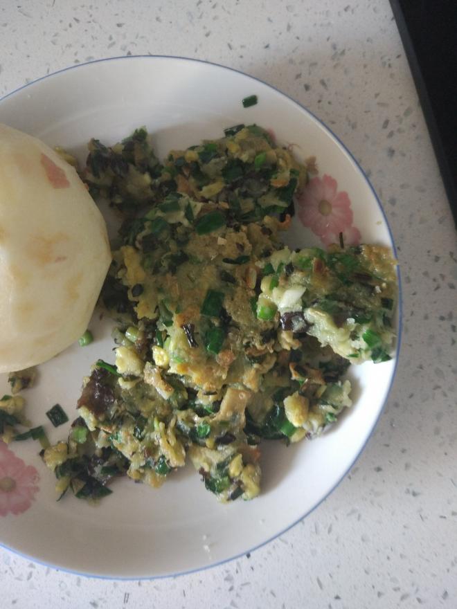 吃饱饱减肥餐41、韭菜豆皮木耳鸡蛋饼