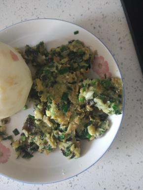 两面煎至微黄即可